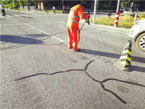 直擊道路養護三大“痛點”，看嘉格瀝青貼縫帶如何輕松應對